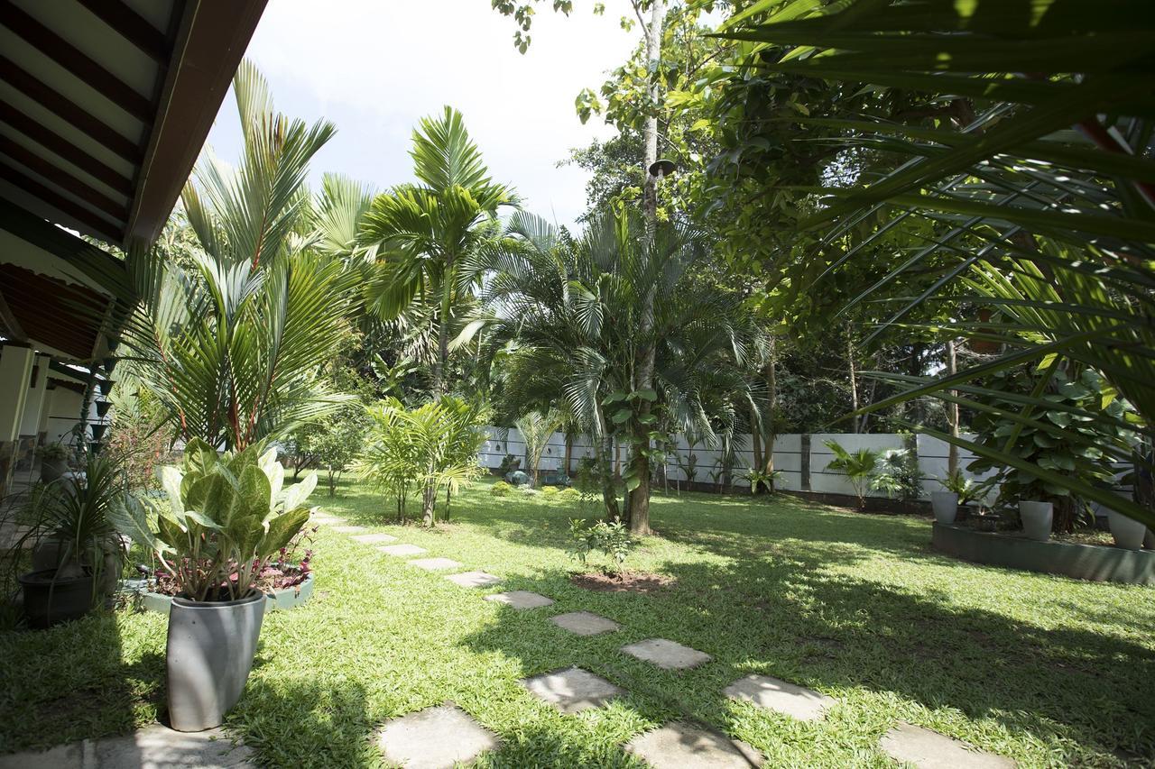 Avendra Garden Otel Monaragala Dış mekan fotoğraf